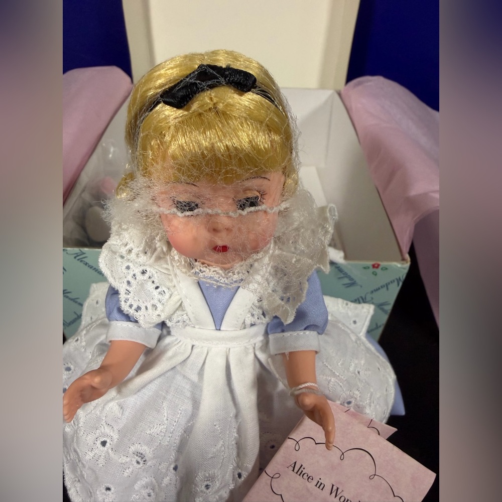 Madame Alexander 8" Doll Alice in Wonderland 30665 Tag/ White Rabbit MIB - Picture 14 of 15
